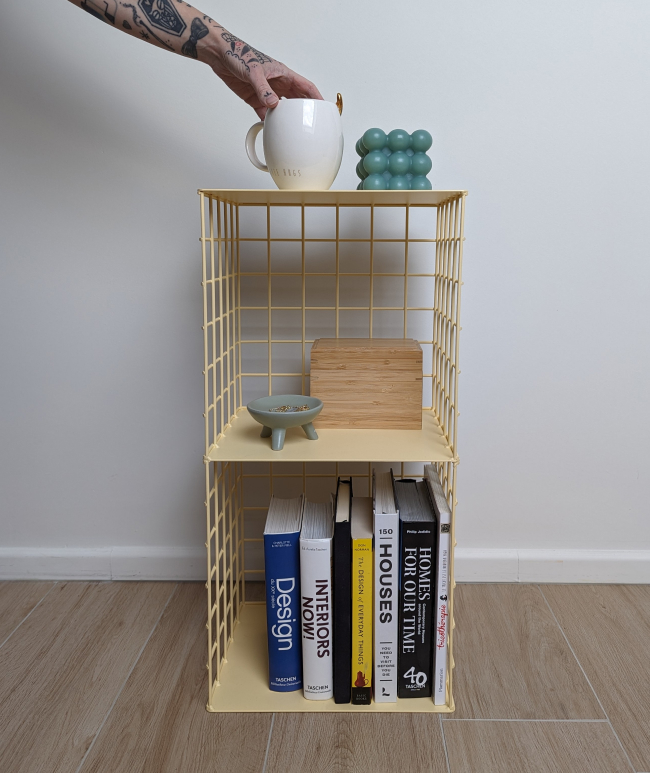 Meuble d'appoint en acier
